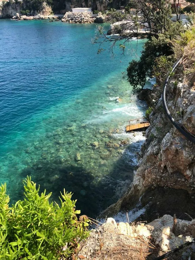 Amazing View! B & C New Apartment In Vlora